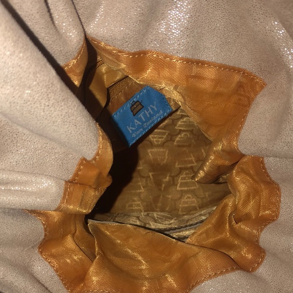 Kathy Van Zeeland - Picture 6 of 6